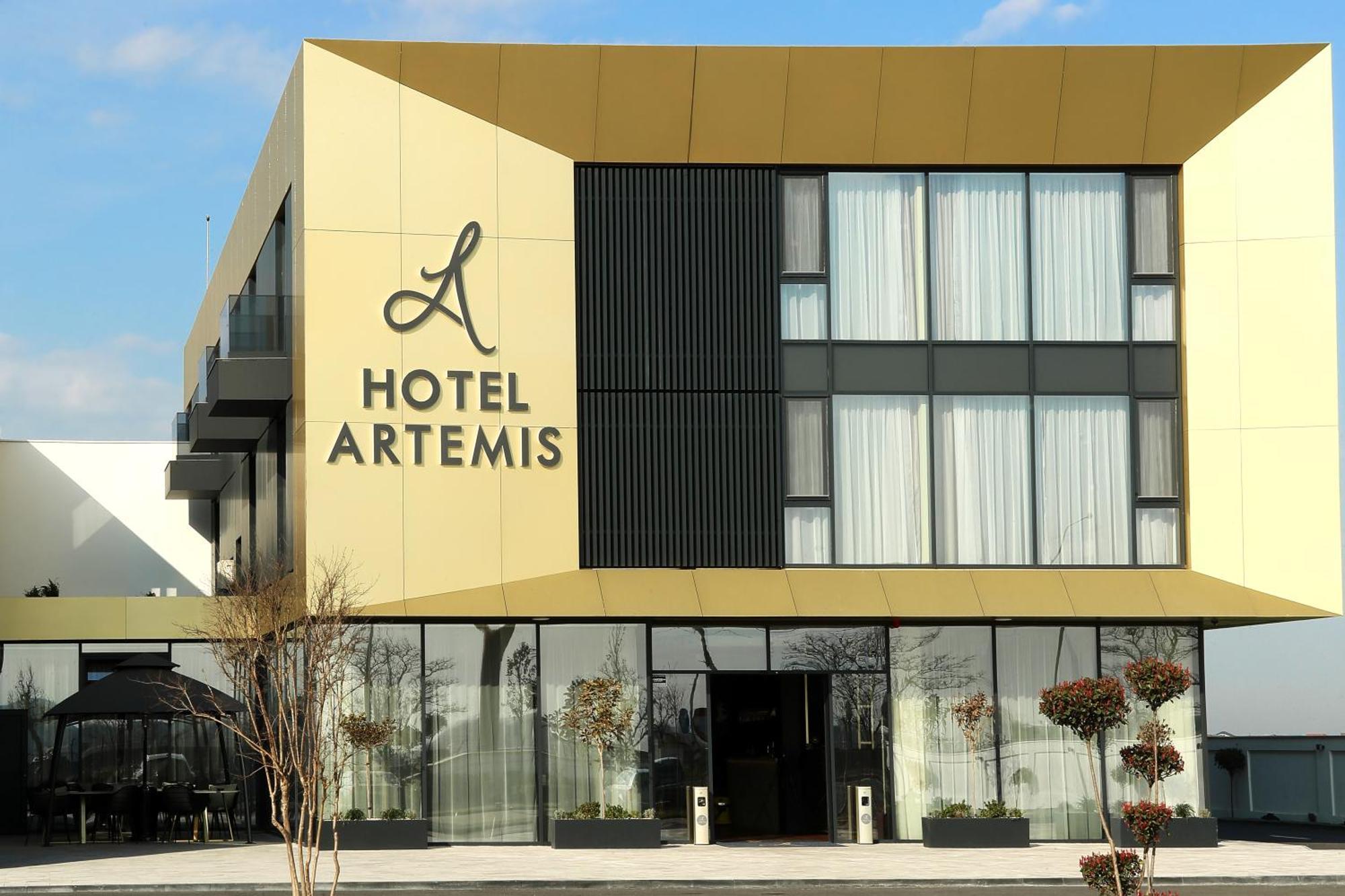 Hotel Artemis 오라데아 외부 사진